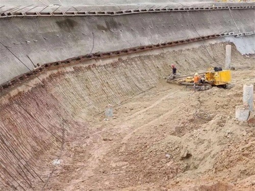 鄂托克基坑边坡加固